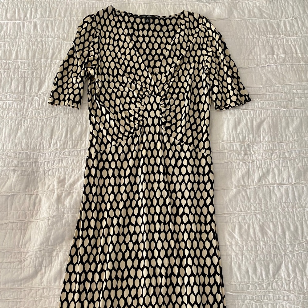 Banana Republic stretch V neck Dress